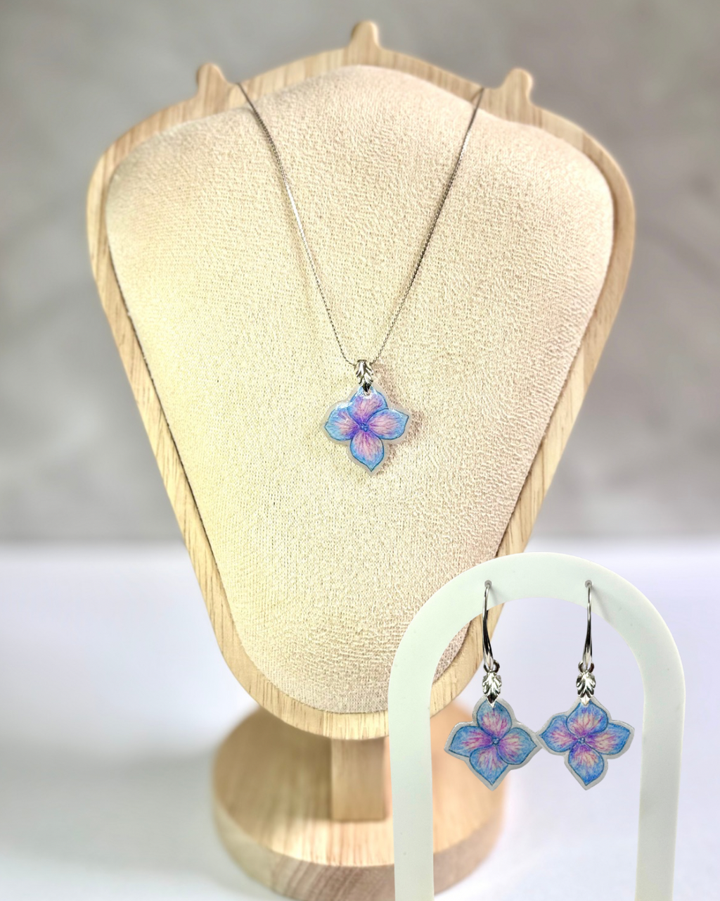 Collar y aretes -  Hortensia